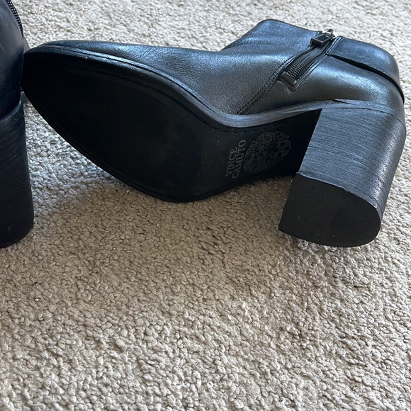 Vince Camuto black leather booties. Size 8M. - Picture 3 of 4